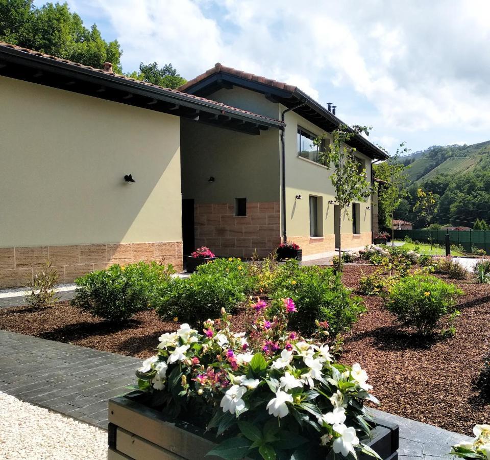 Complejo Turistico Les Cotolles Apartman Onís Kültér fotó